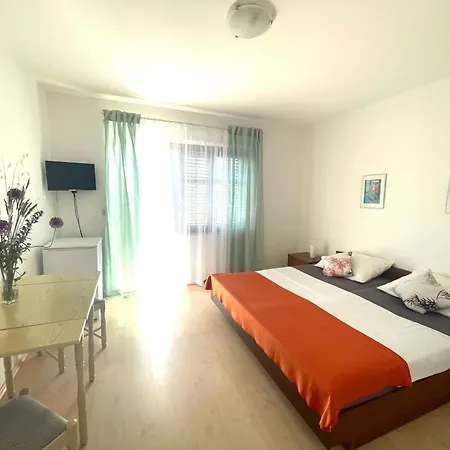 Sobe-sandra شقة دْغاماي