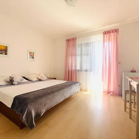 Sobe-sandra Lejlighed Dramalj